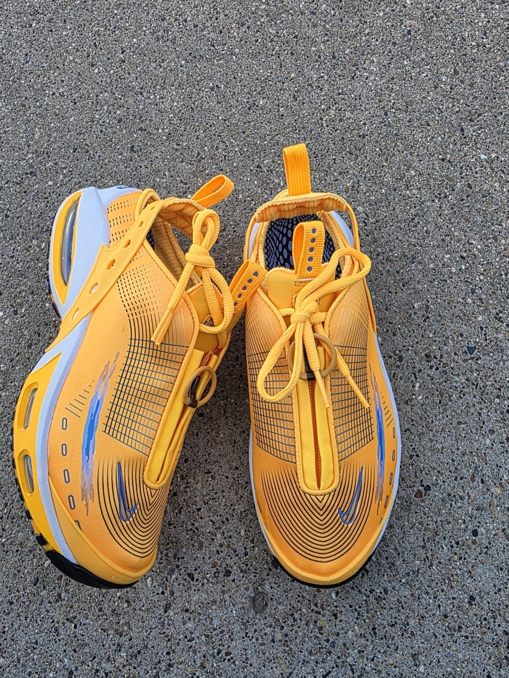 Nike Air Max Craze sneakers Women Size 6.